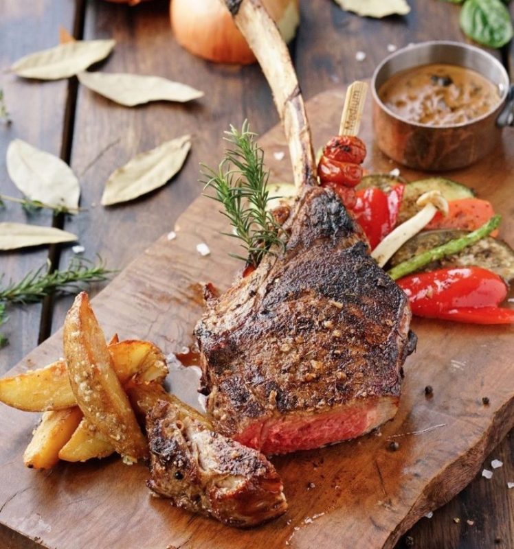 Sườn Bò Tomahawk