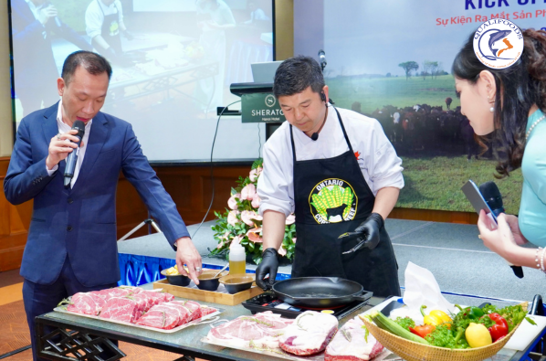 Qualifoods phân phối trực tiếp thịt bò ăn ngô Ontario Corn Fed Beef Canada tại Việt Nam